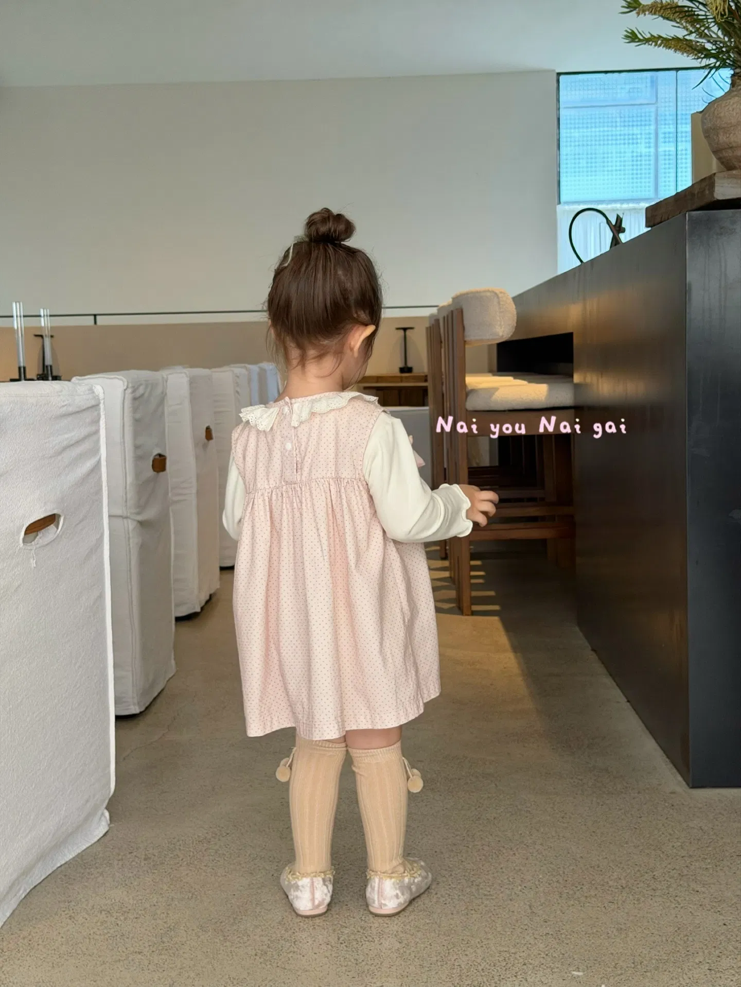 Vestido y camiseta infantil
