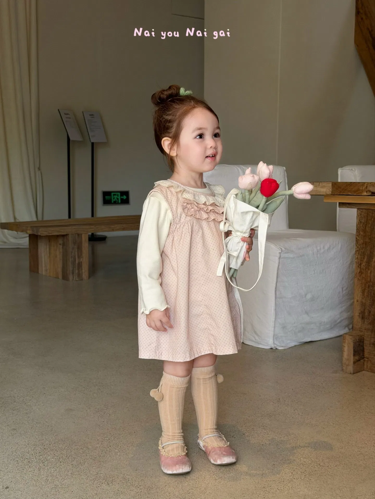 Ropa para niñas pequeñas con vestido y camiseta para el vestuario infantil