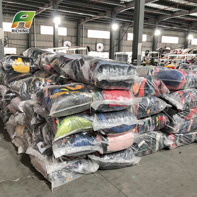 Contenedor para lote de ropa de segunda mano mixta para mujeres y niños, ropa usada de bebé, fardos, EE. UU., Japón, Nueva York, Italia