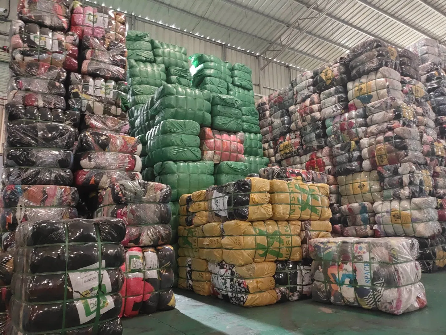 Ropa de bebé 100kg bultos mezclados Corea niños de EE. UU. paquete de ropa usada