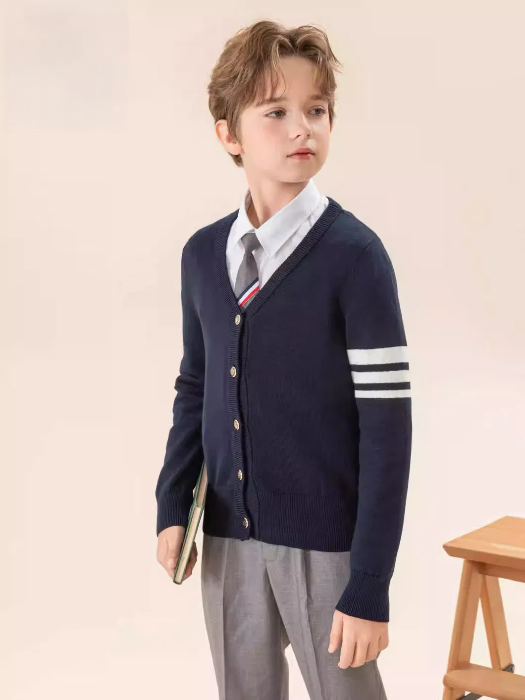 Uniforme escolar formal para niños y niñas con insignia bordada personalizada