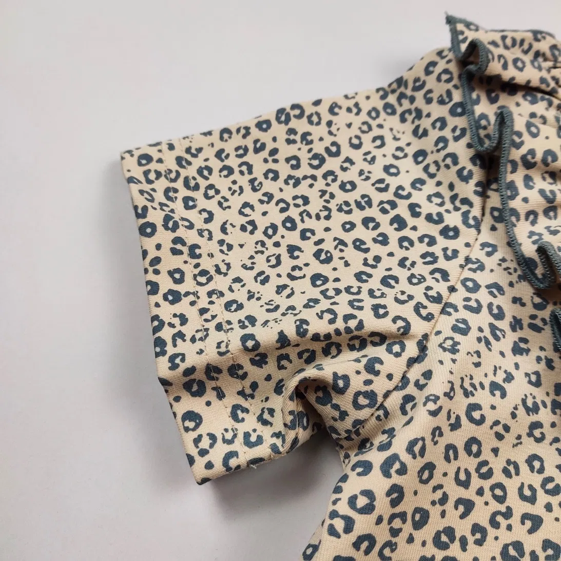 Camisetas en blanco ultra suaves para bebés y niños, moda para niñas, ropa disponible para personalización, logotipo, diseño, impresión y bordado a precio mayorista
