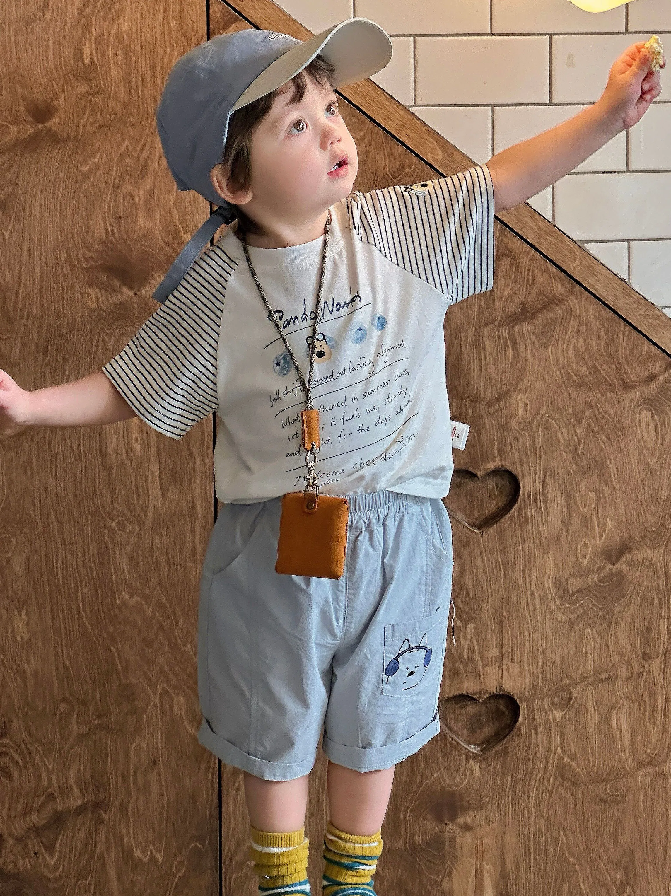 Ropa de verano para niños con camiseta y pantalones cortos