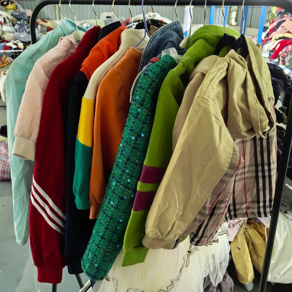 Ropa de primavera/otoño de segunda mano para niños