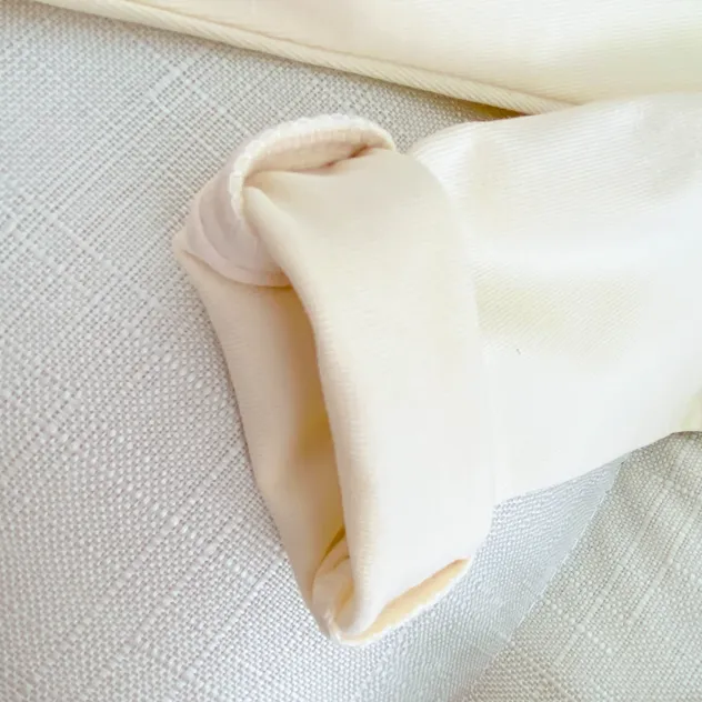 Pantalones hechos de terciopelo alemán
