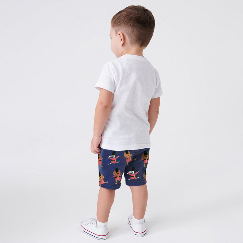 Conjunto de Ropa de Alta Calidad para Niños: Camiseta Blanca y Pantalones Cortos con Estampado de León 2PCS