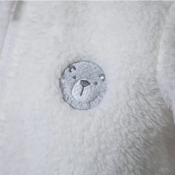 Ropa de felpa blanca para bebés con capucha