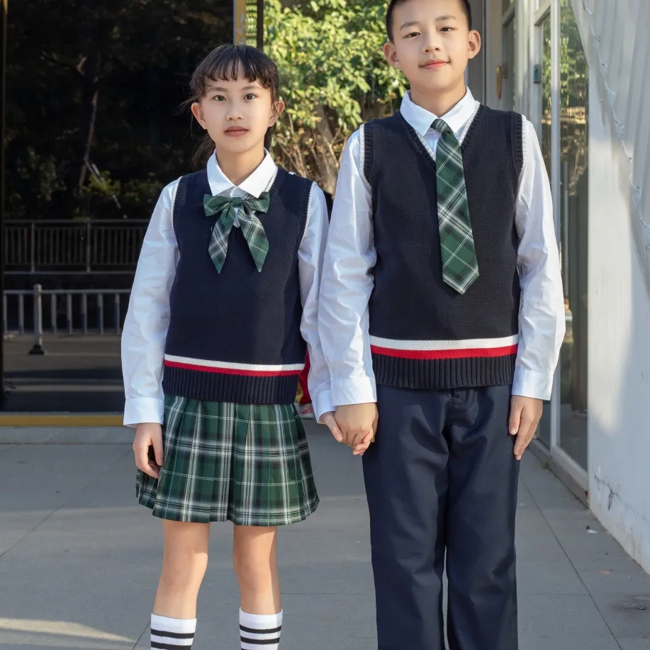 Uniforme de fútbol infantil elegante - Ideal para uso en internados