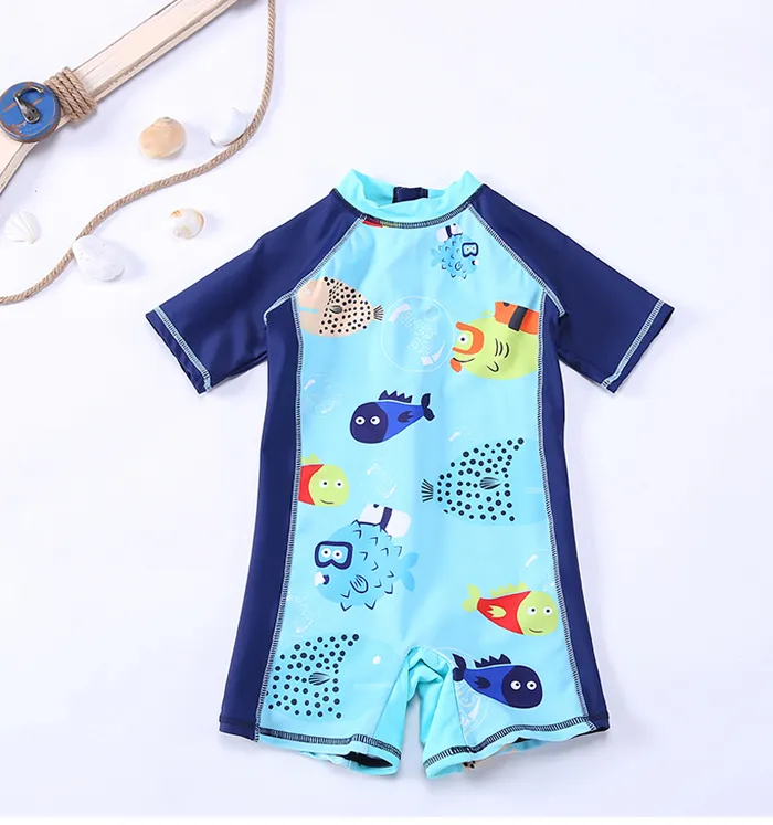 Detalle traje de baño niños