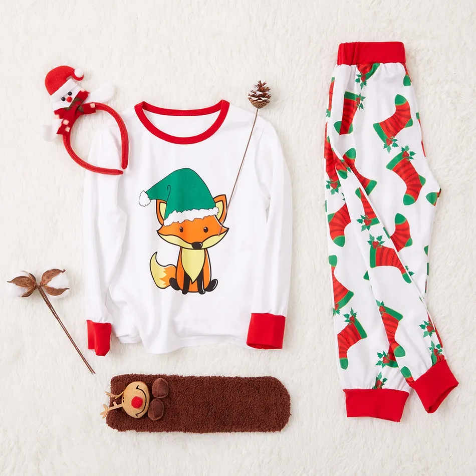 Conjunto Familiar de Navidad Pijamas a Rayas de Manga Larga a Juego con Calcetines de Navidad para Adultos y Niños