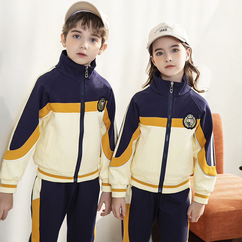 Suministro de la fábrica OEM personalizados niños de primaria de niños de kindergarten de alta demanda los uniformes escolares