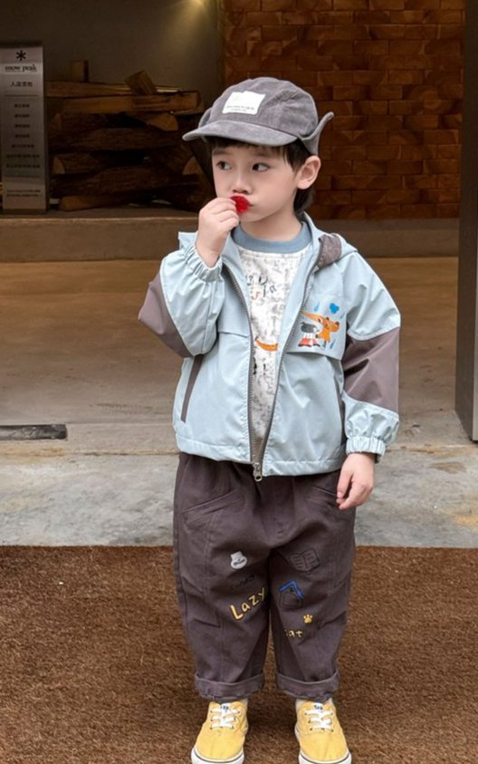Chaqueta con capucha para niños