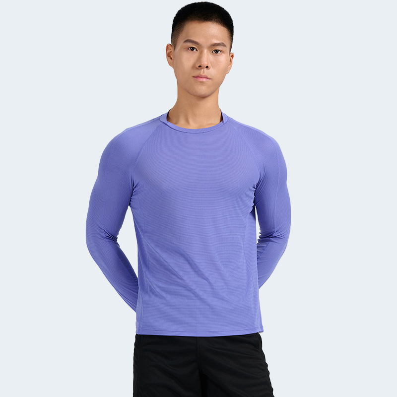 Conjunto de deporte activo para niños con detalle de franjas en contraste y pantalones elásticos para jogging