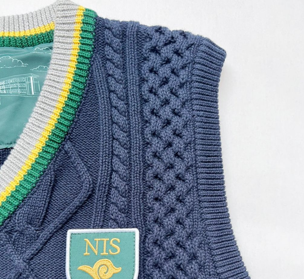 Uniforme de fútbol infantil elegante - Ideal para uso en internados