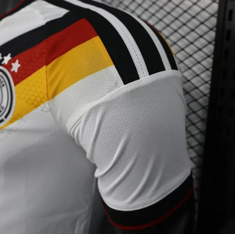 Uniformes de Fútbol Retro y Modernos