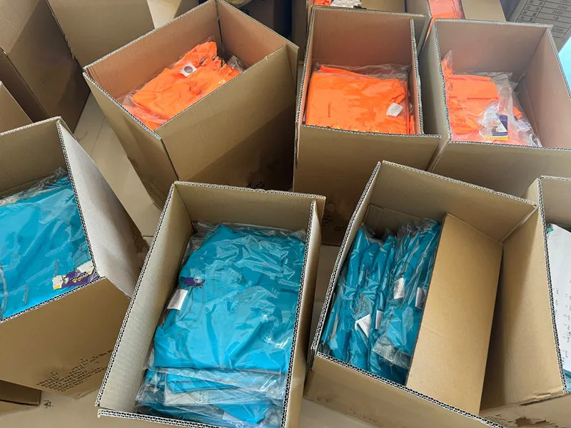 Conjunto de tres piezas para niños Upf50 Traje de baño UV Ropa de playa para niños