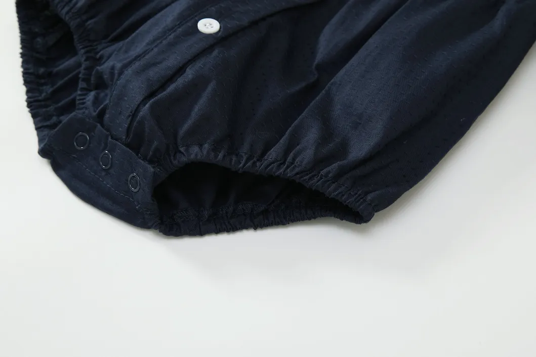 Ropa de niño al por mayor, camisa de manga larga de bebé negro, prenda infantil de una pieza con estampado floral y corbata
