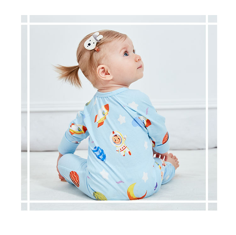 Pijamas de pie para bebés, ajuste para niñas, protección en los puños, prendas de algodón para dormir y jugar