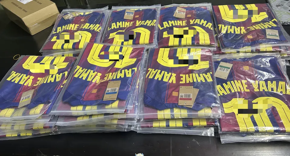 Área de Planchado y Acabado de Camisetas