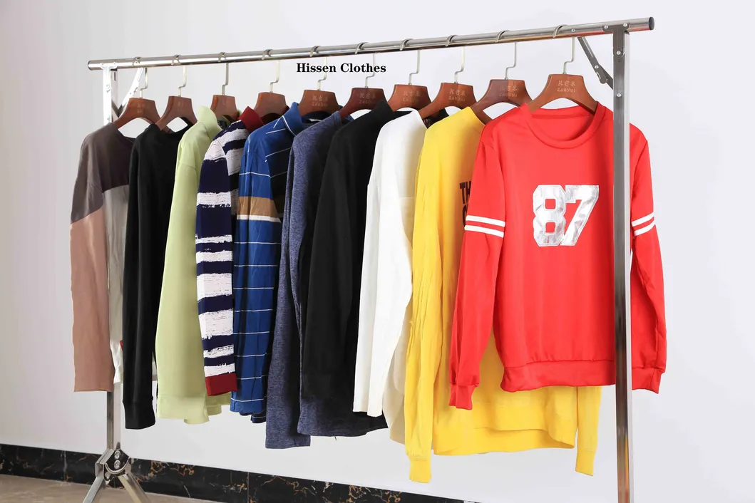 Detalle del fardo de ropa usada