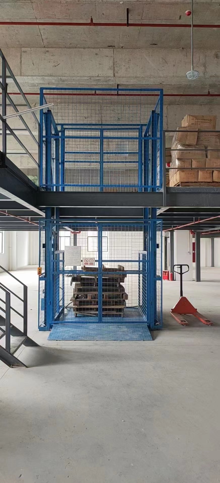 New Design Hydraulic Lift and Super Load-bearing Lift Ladder for Industrial