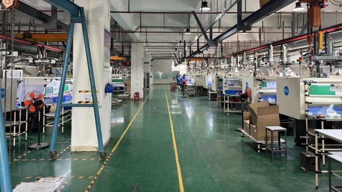 Injection molding process for motor plastic components