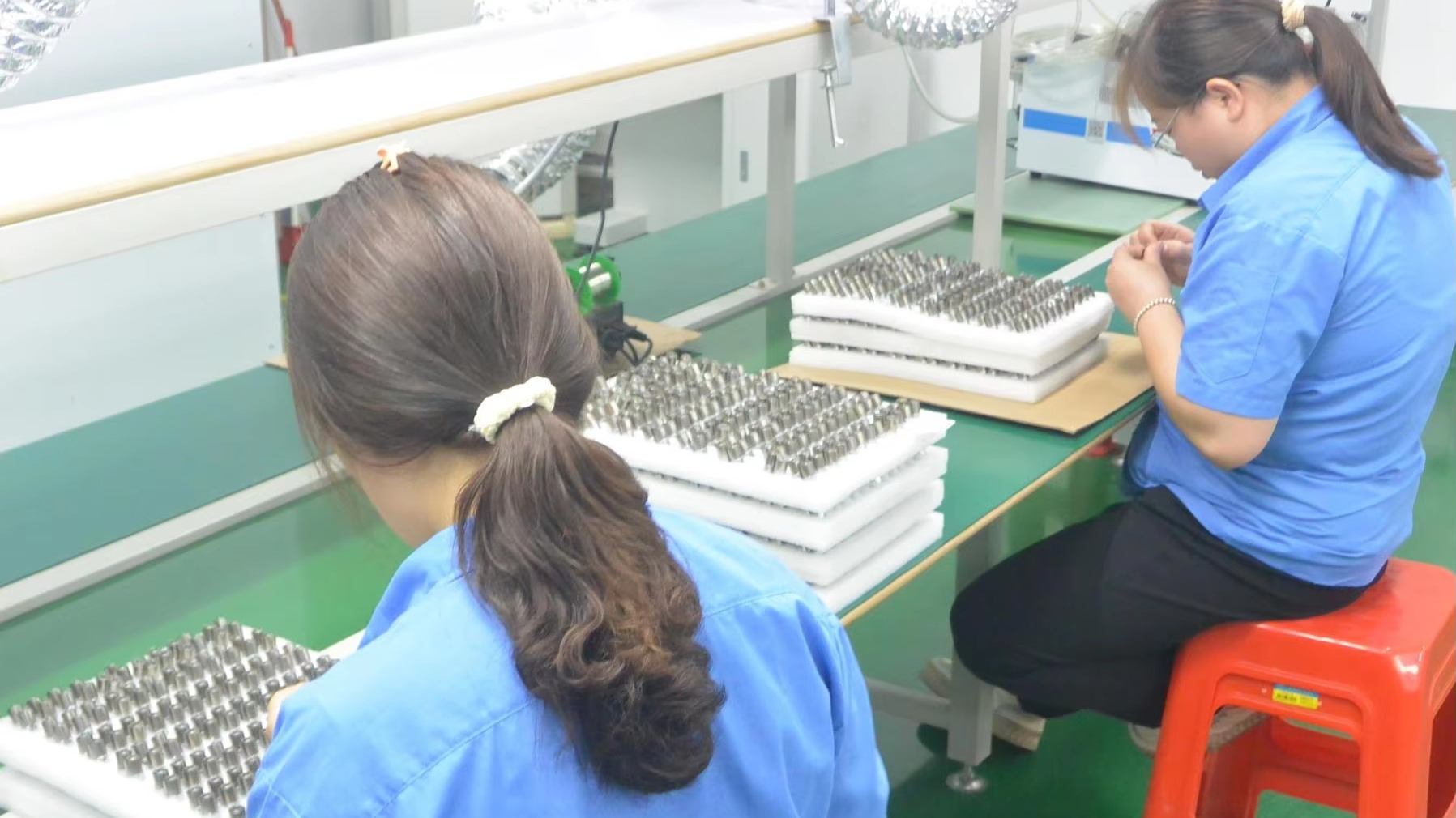 Professional motor packaging and export preparation at Kineto Motor