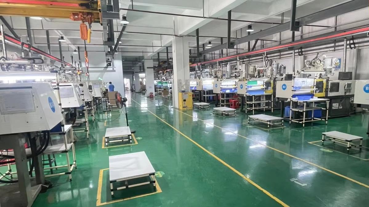 High-precision injection molding machine for motor components