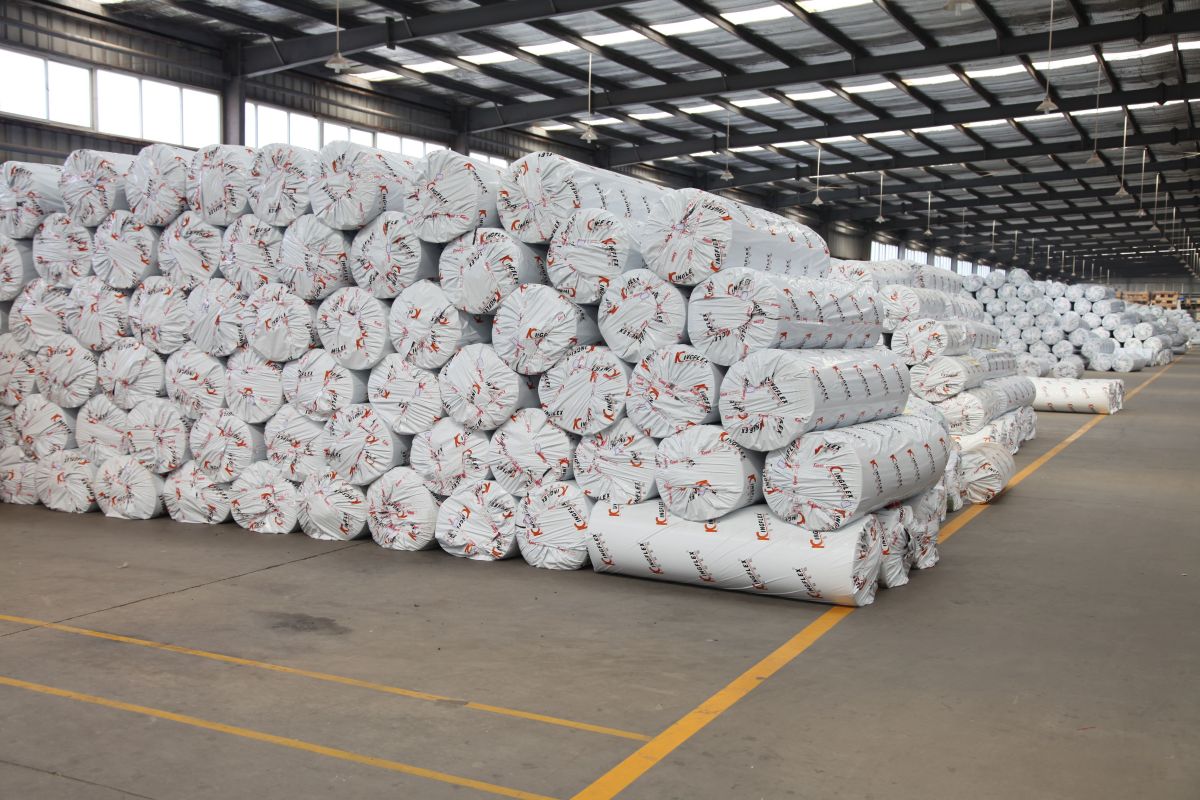 Thermal insulation tube roll