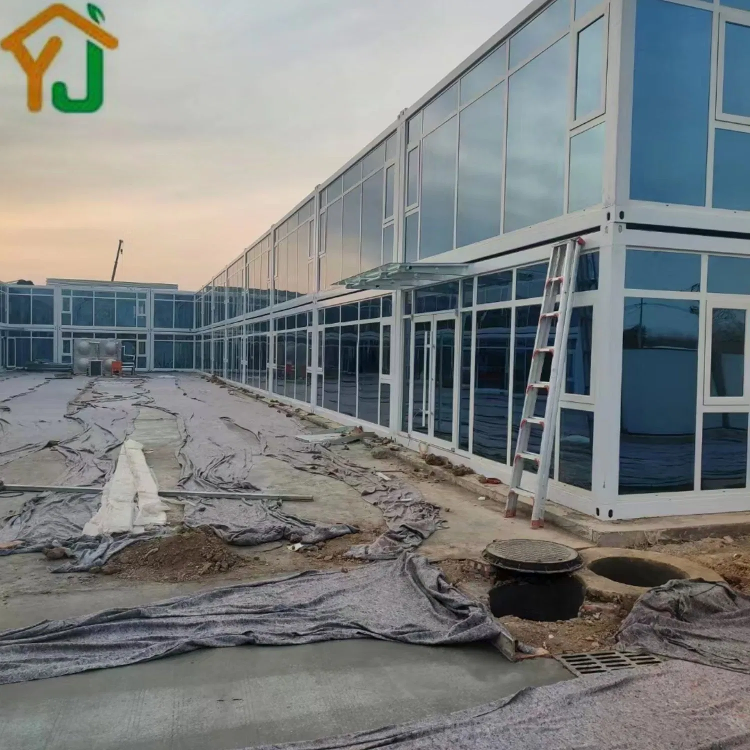 منزل شحن فاخر 20FT قابل للتوسع مع مطبخ