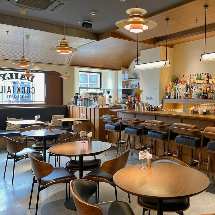 Parisian Industrial Pub Bistro Dining Table Set Luxury Outside Food Court Coffee Tea Shop Restaurant Diner Wood Table and Chair