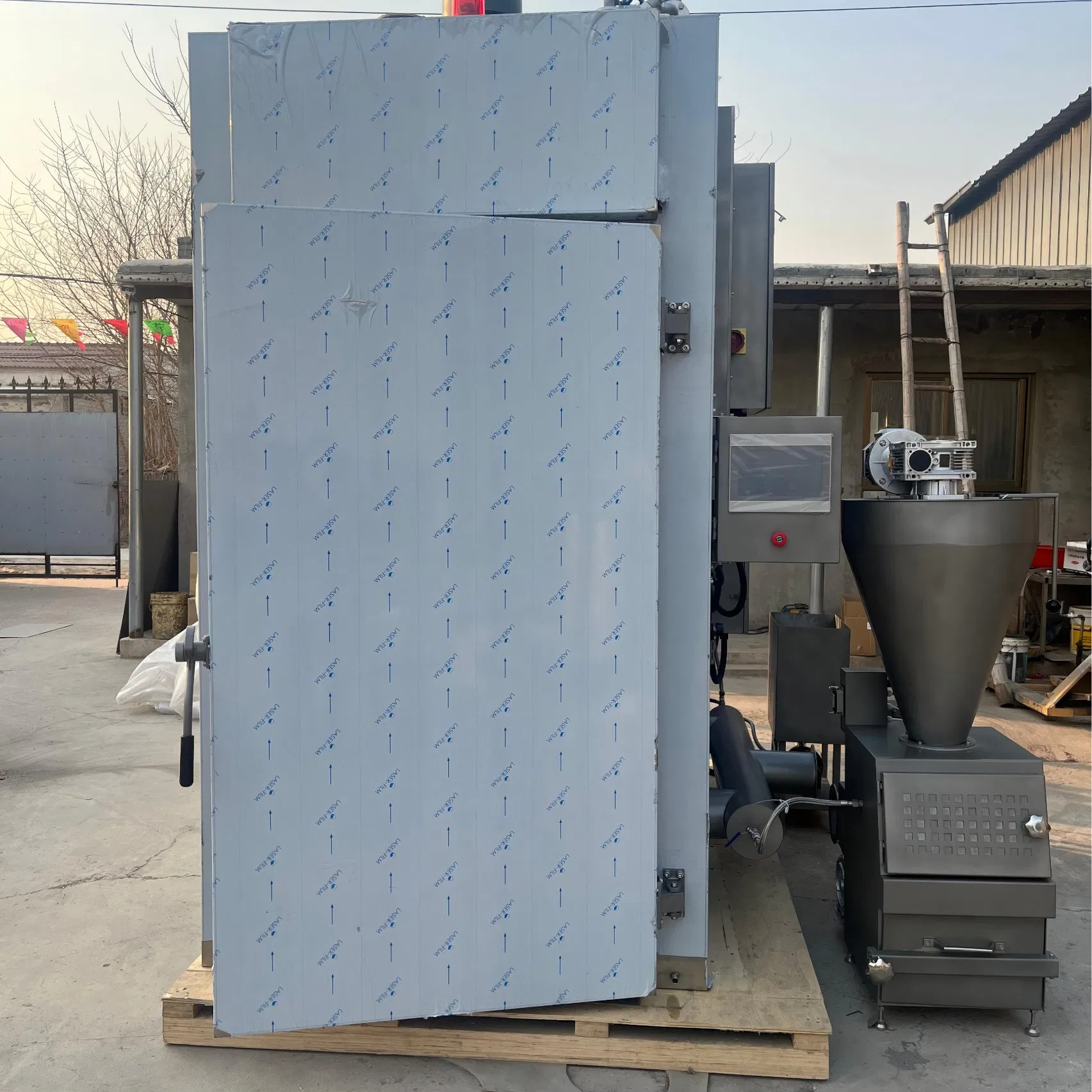 Smart Control Smokehouse System with Remote Monitoring Function