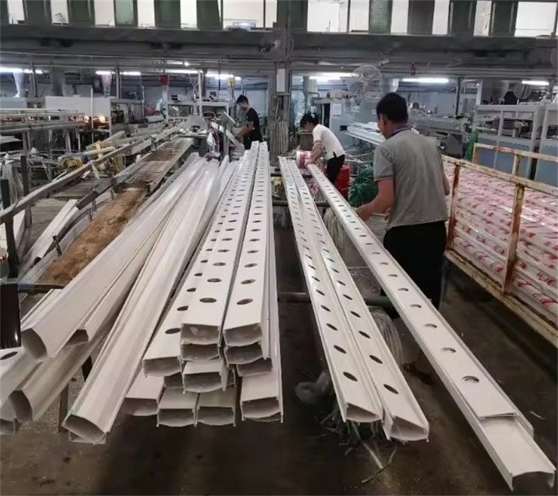 Hydroponic Nft Growing Gutters Channels / Gullies for Commercial Greenhouse Systems