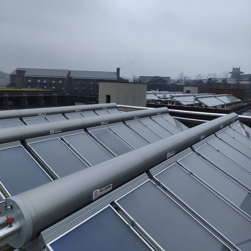 High-Efficiency Solar Thermal Flat Plate Water Heater System