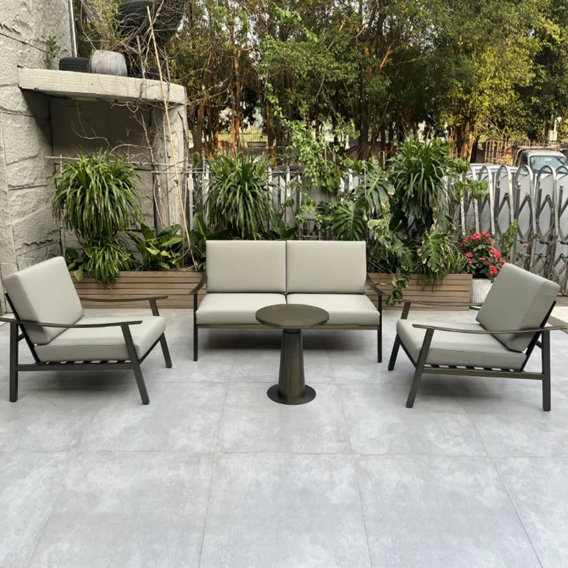 Low-Maintenance Fabric Outdoor Furniture with High Resilience Foam for Restaurant