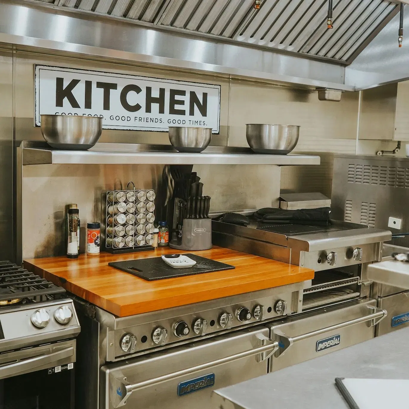 Commercial Kitchen Equipment for Hotel Food Preparation