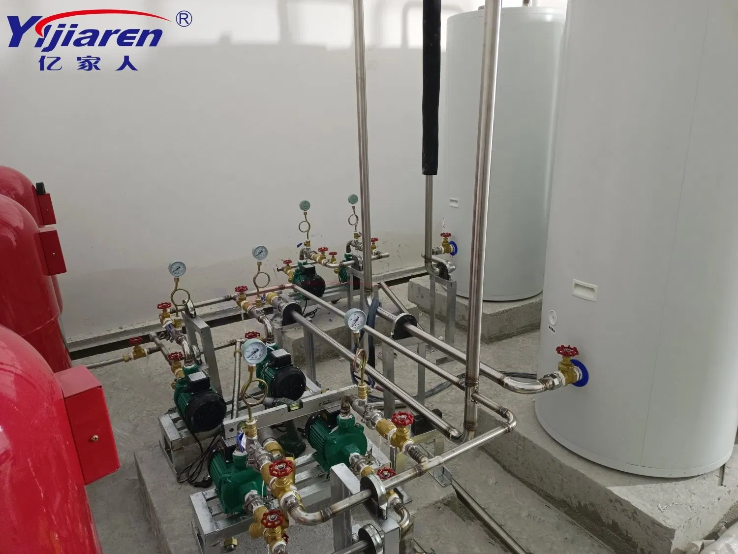 Energy Efficient Heat Pump System for Commercial Water Heating Needs Tank