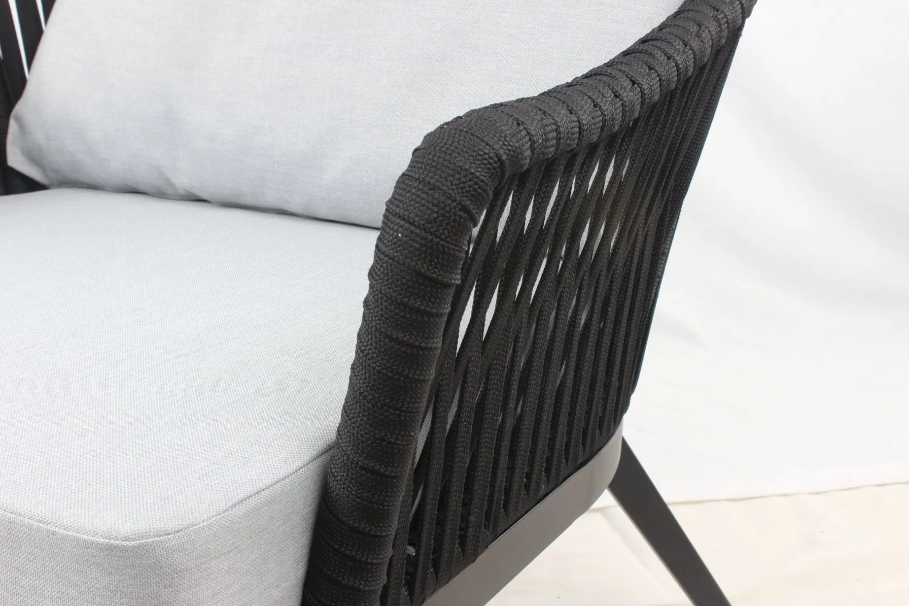 Hotel Project Leisure Rope Loom Chair Outdoor Furniture with Cushion