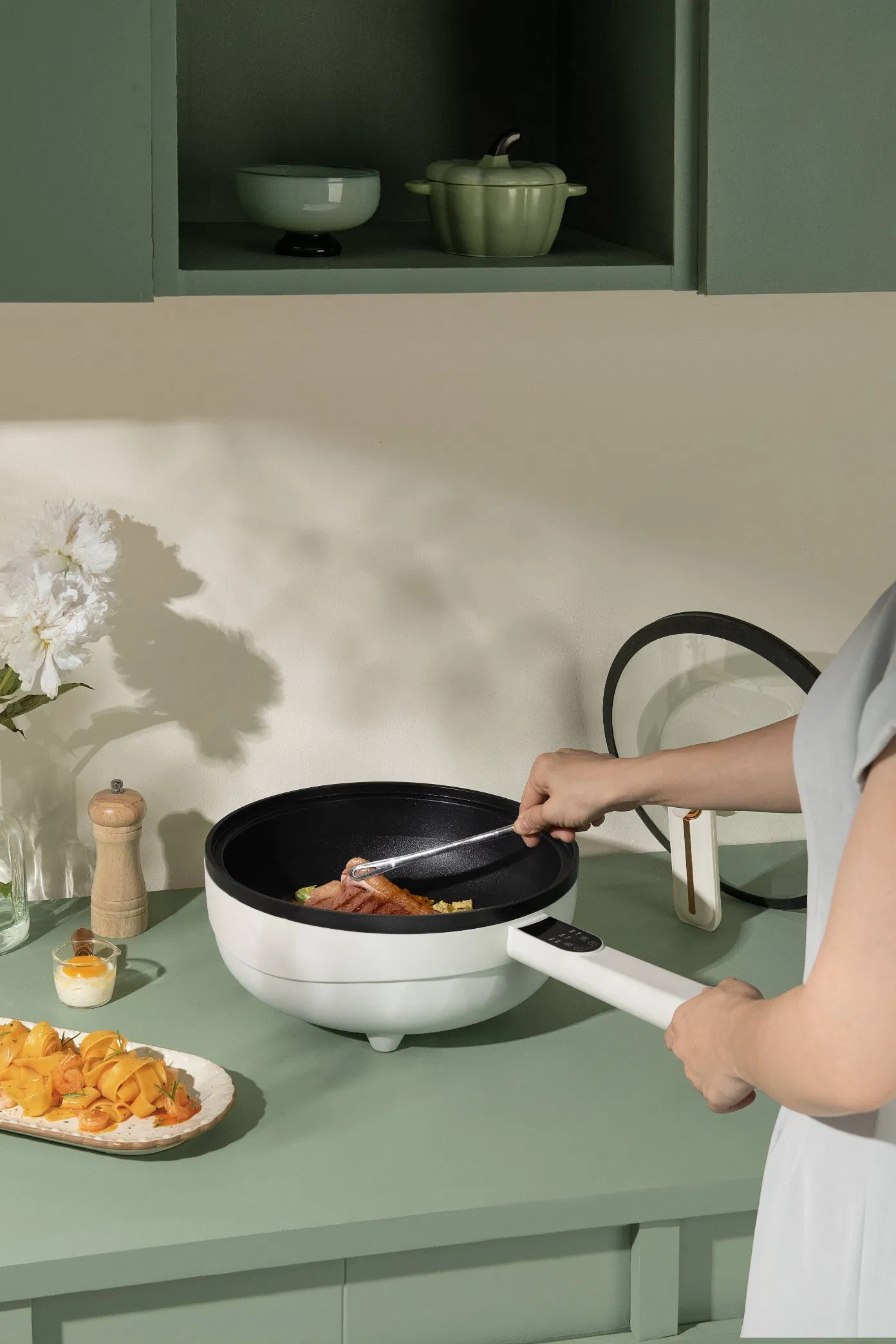 Electric Hot Pan with 5L Non-Stick Frying Pan