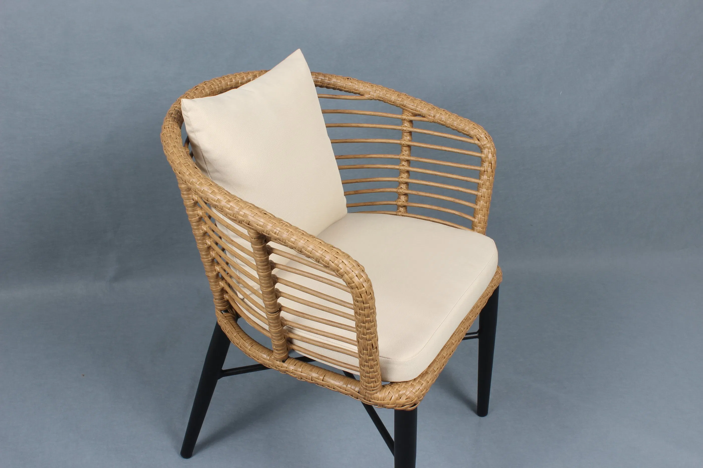 Stackable Leisure Garden Rattan Bistro Chair Outdoor Furniture with Cushion