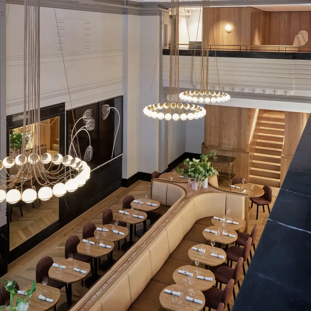 Custom Solid Wood Half Round Coffee Shop Furniture Booth Seating Sofa Fast Food Court Tables and Chairs for Restaurants