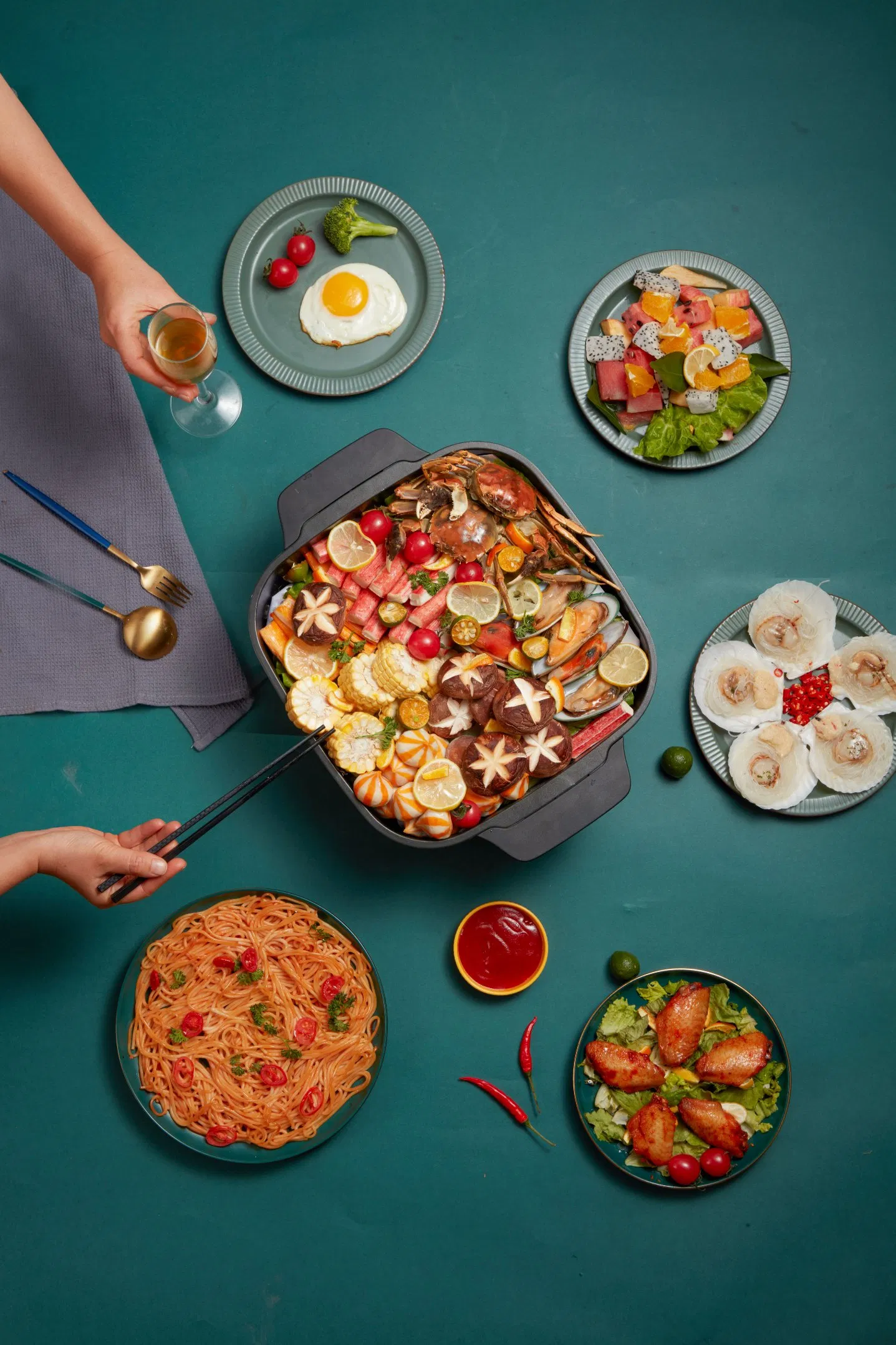 30cm Electric Hot Grill Pan, 1600W, 6L Capacity, Multi-Purpose Cookware