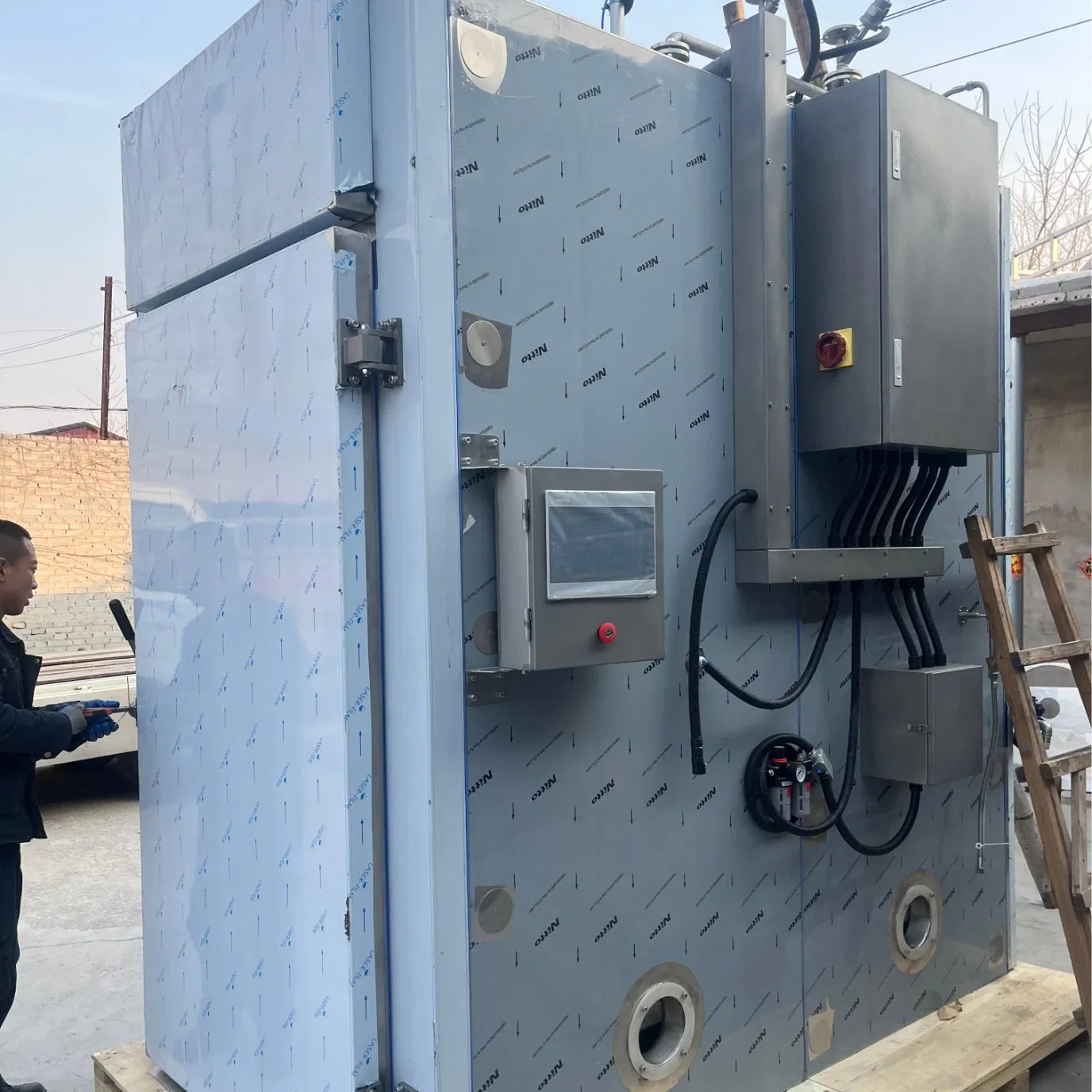 Smart Control Smokehouse System with Remote Monitoring Function