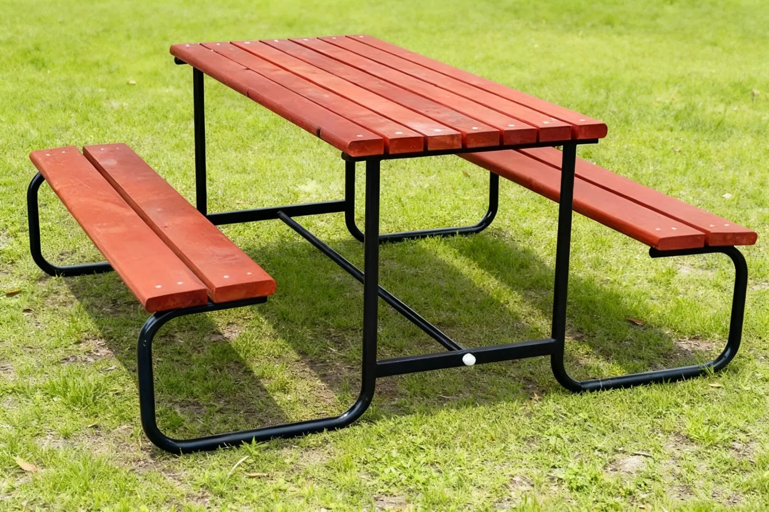 Versatile 4-Person Restaurant Table for Quick Service Dining