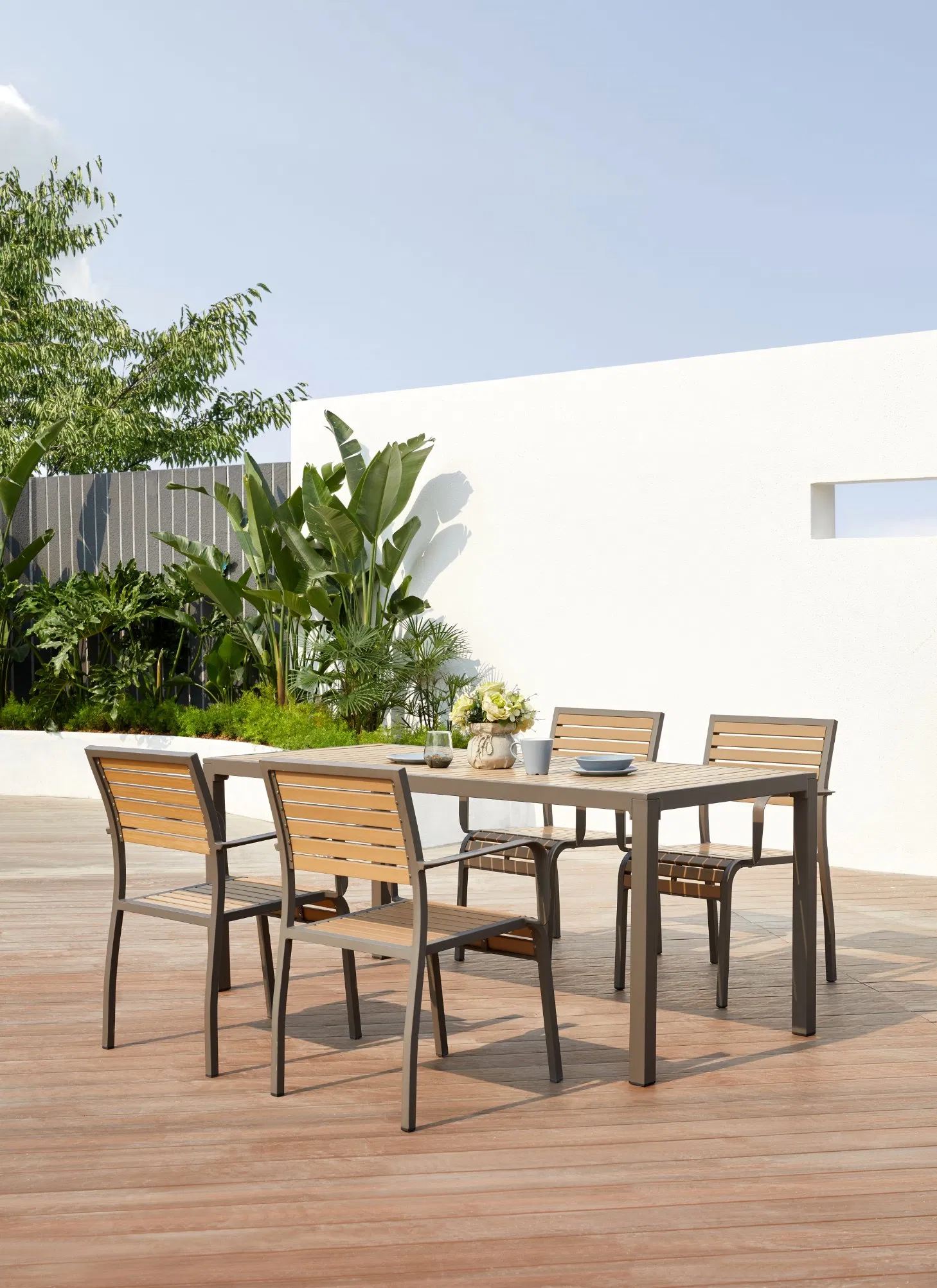 Factory Price Garden Furniture Restaurant 4-6 People Minimalist Outdoor Dining Set