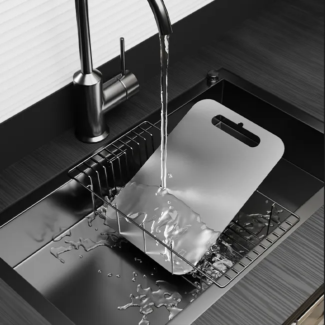 Titanium Cutting Board Detail 1