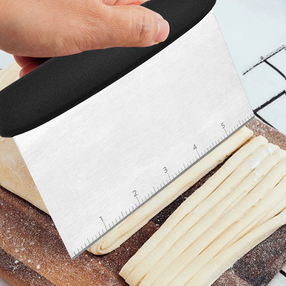 Factory Wholesale Stainless Steel Pizza Dough Cutter Chopper Bread Scraper with Plastic Handle for Baking