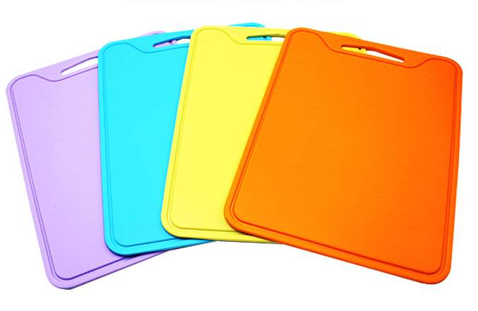 Customizable Size Color Silicone Hanging Hole Tempered Silicone Cutting Board Kitchen Heat Resistant