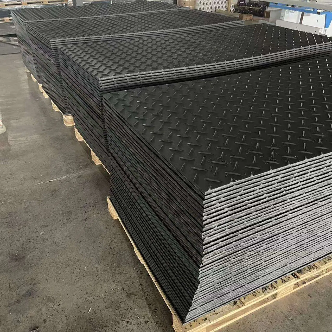 Heavy-Duty Road Protection Mat 12 7mm Thick 1220*2440mm Size