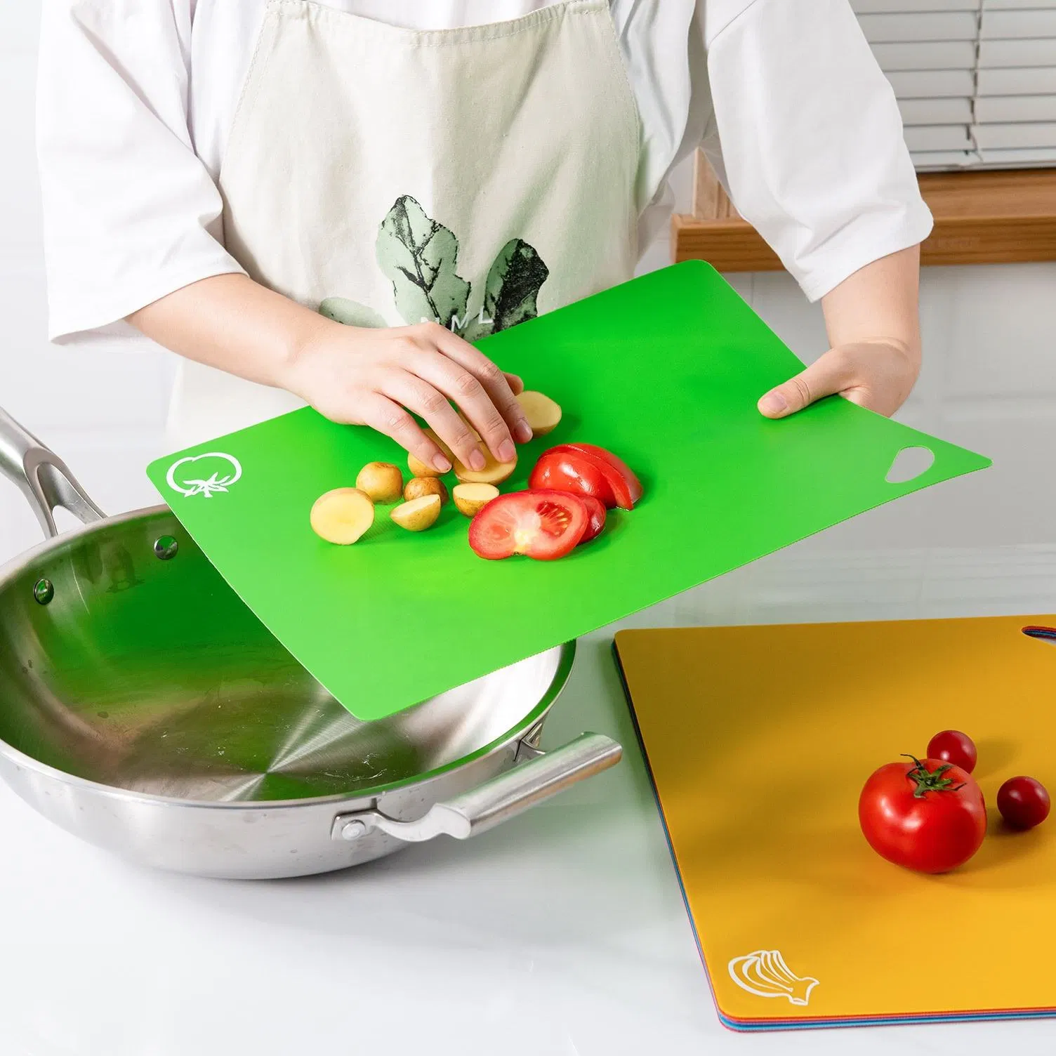 Flexible Recycled Plastic Large Chopping Mat PP Cutting Board with Antibacterial Properties
